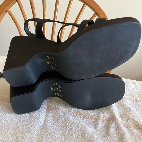 Apostrophe Black open toe fabric chunky heel shoes - Picture 3 of 5